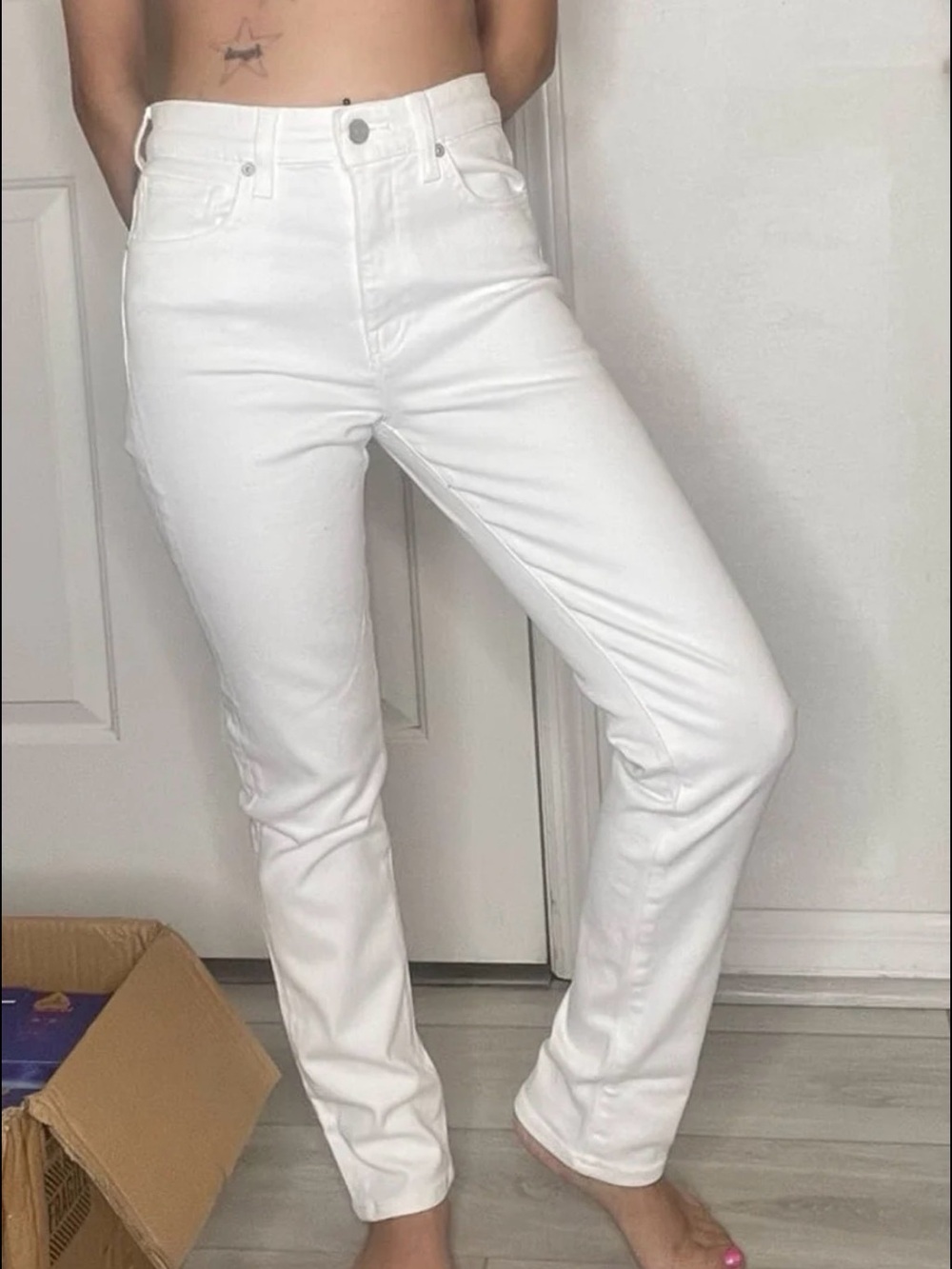 NWOT CQY Women’s Size 24 (1-2) High Rise White Denim Jeans.